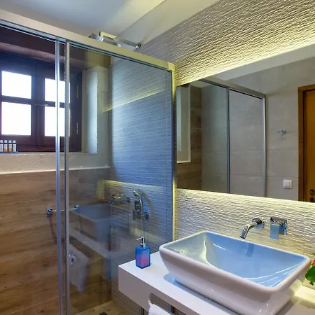 Casa Moazzo And Rethymno (Crete)