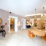 Casa Moazzo And