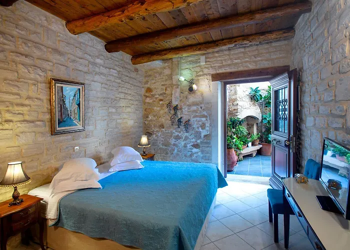 Casa Moazzo And Rethymno (Crete)